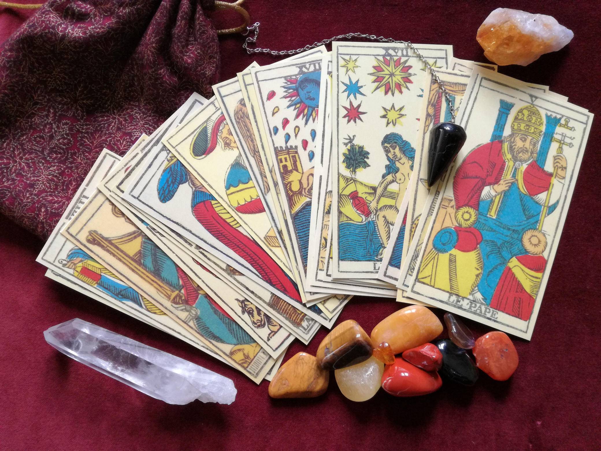 Psychic Tarot Cards and Crystals